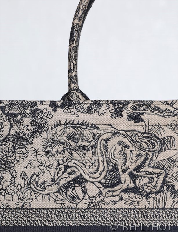 디올 북 토트 백 / 라지 / 브라운타이거 [매장가490만원대]