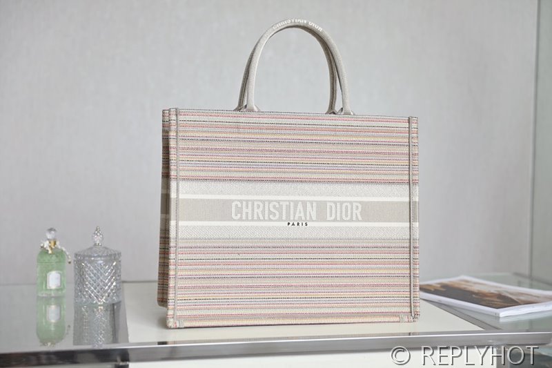 디올 북 토트 백 / 라지 / 멀티 컬러 스트라이프 [매장가490만원대]