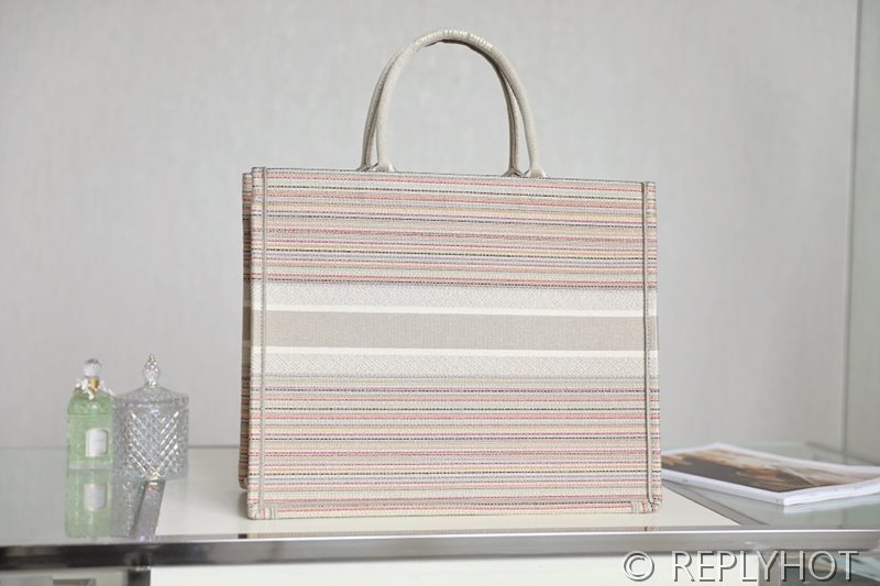 디올 북 토트 백 / 라지 / 멀티 컬러 스트라이프 [매장가490만원대]