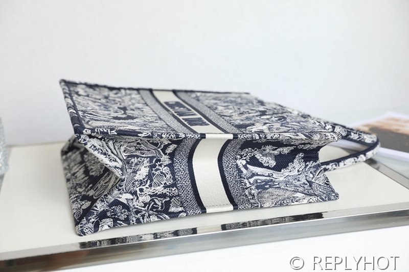 디올 북 토트 백 / 라지 / 리버스블루 [매장가490만원대]