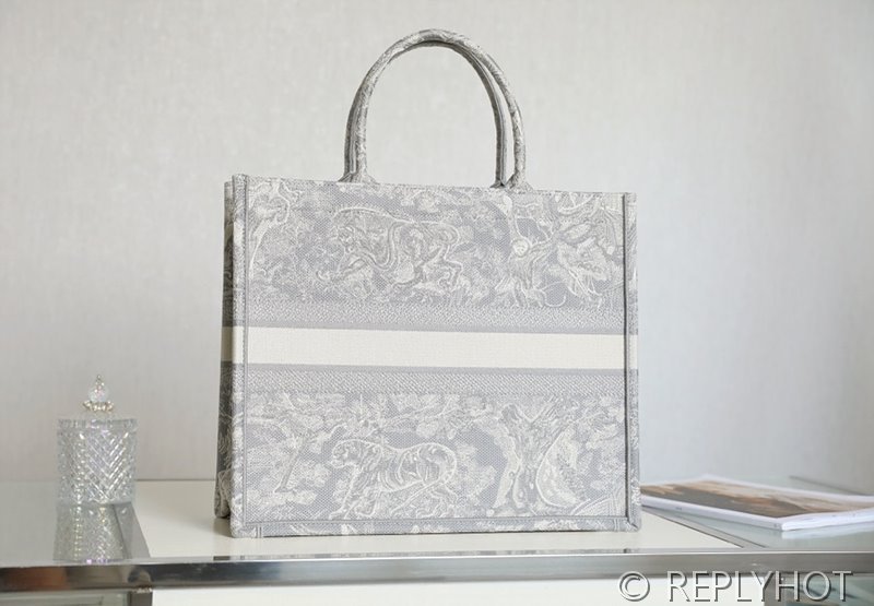 디올 북 토트 백 / 라지 / 리버스그레이 [매장가490만원대]