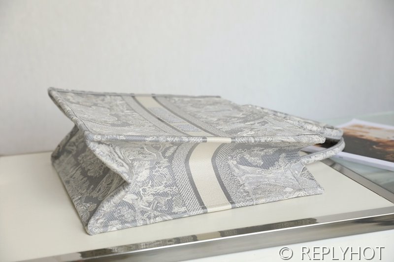 디올 북 토트 백 / 라지 / 리버스그레이 [매장가490만원대]