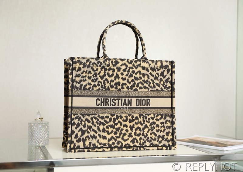디올 북 토트 백 / 라지 / 레오파드 [매장가490만원대]