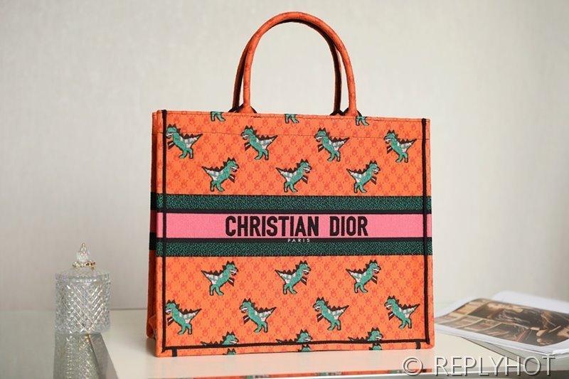 디올 북 토트 백 / 라지 / 드래곤 파이어 [매장가490만원대]