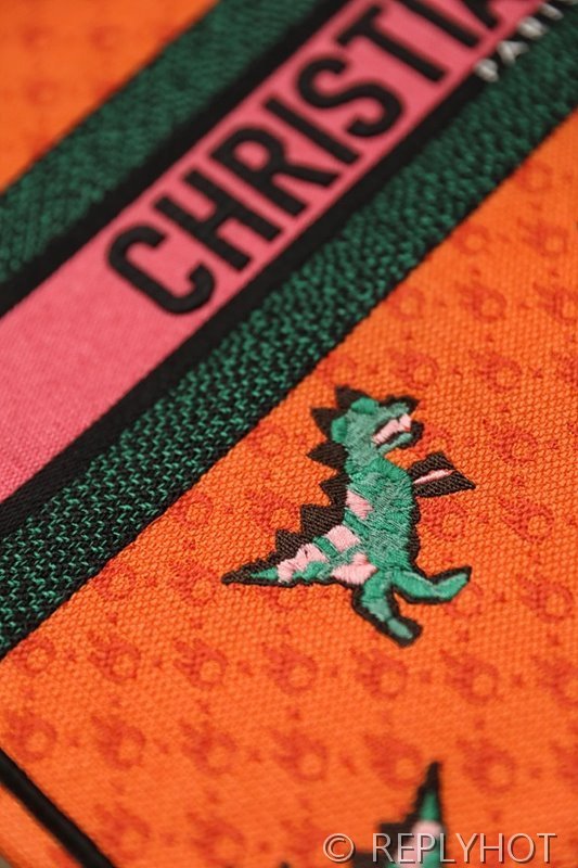 디올 북 토트 백 / 라지 / 드래곤 파이어 [매장가490만원대]