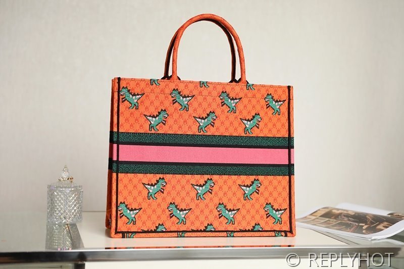 디올 북 토트 백 / 라지 / 드래곤 파이어 [매장가490만원대]