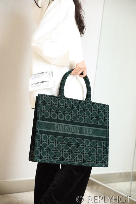 디올 북 토트 백 / 라지 / 다크그린 벨벳 [매장가490만원대]