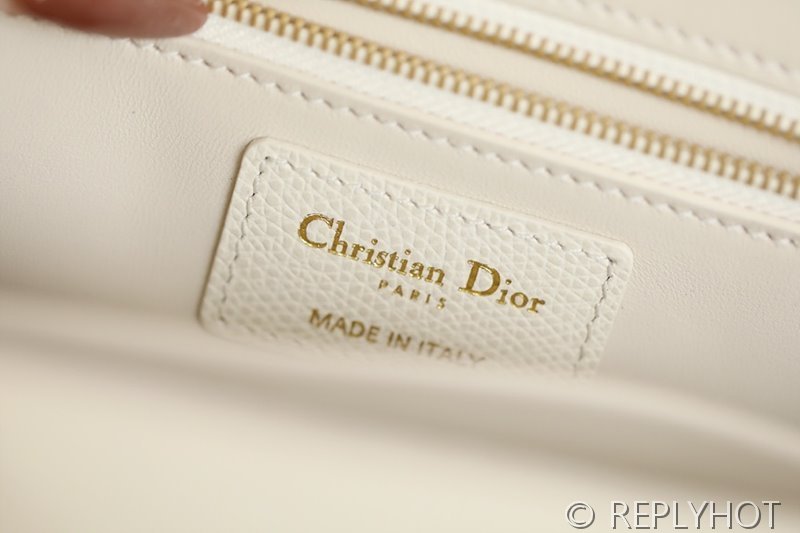 디올 30 Montaigne 몽테인 백 / 팜프린팅 화이트 [매장가 530만원대]