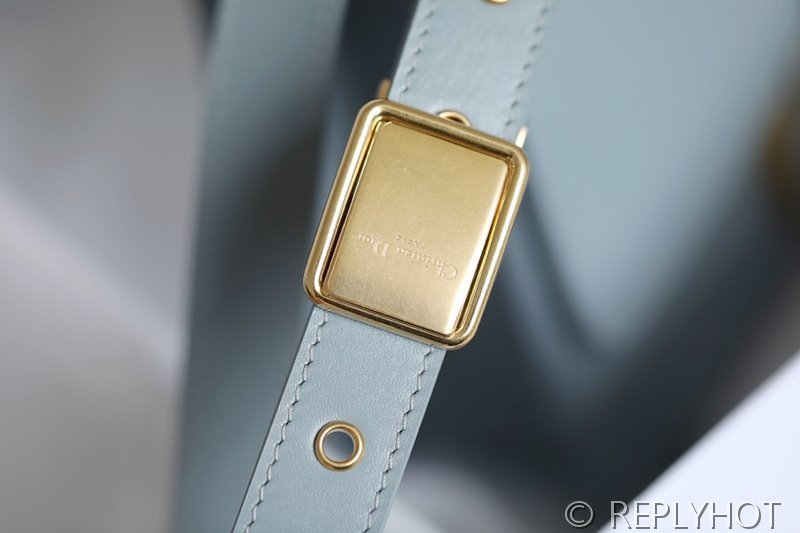 디올 30 Montaigne 몽테인 백 / 스카이블루 [매장가 530만원대]