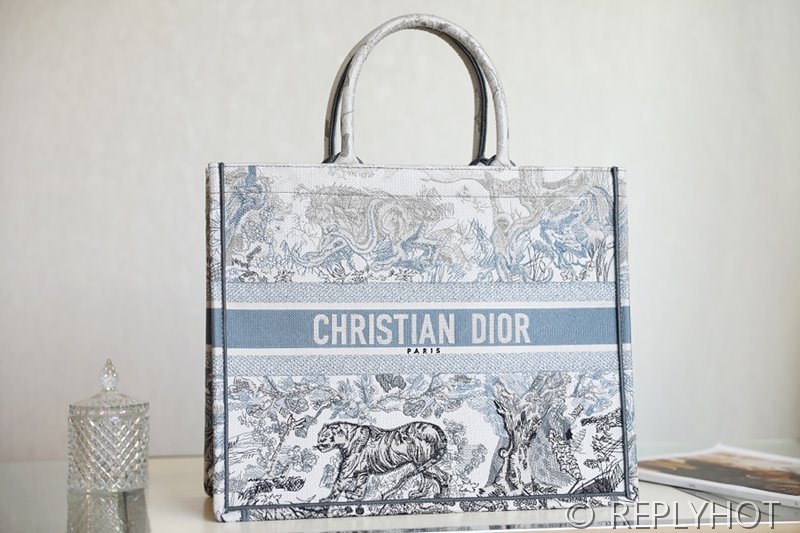 디올 북 토트 백 / 라지 / 그래디언트 타이거 [매장가490만원대]