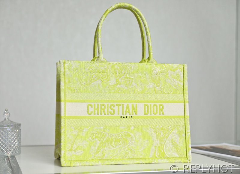 디올 북 토트 백 / 미디움 / 형광그린 [매장가475만원대]