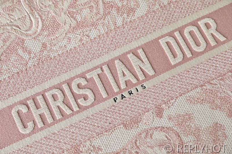 디올 북 토트 백 / 미디움 / 핑크타이거 [매장가475만원대]