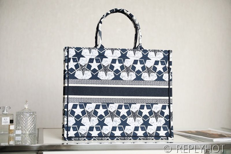 디올 북 토트 백 / 미디움 / 파이브스타 [매장가475만원대]