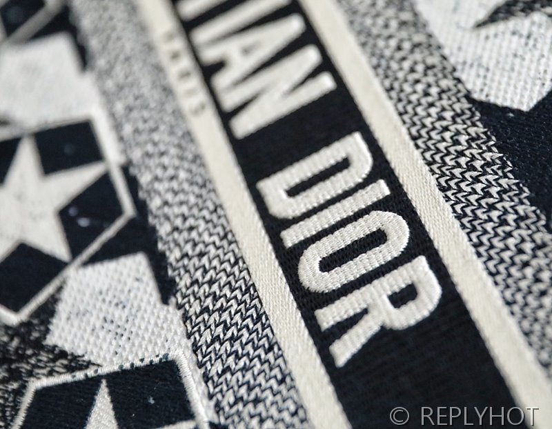 디올 북 토트 백 / 미디움 / 파이브스타 [매장가475만원대]