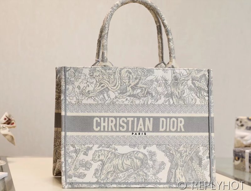 디올 북 토트 백 / 미디움 / 타이거그레이 [매장가475만원대]