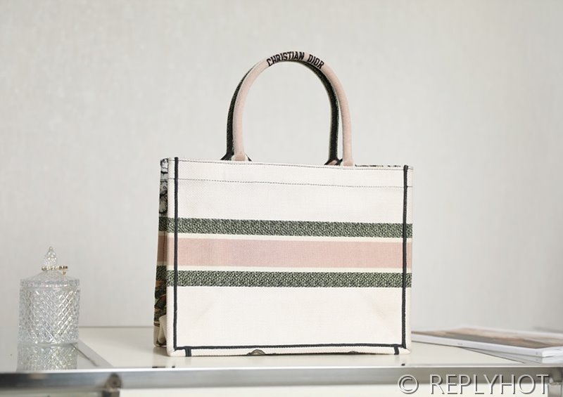 디올 북 토트 백 / 미디움 / 컬러풀플라워 [매장가475만원대]