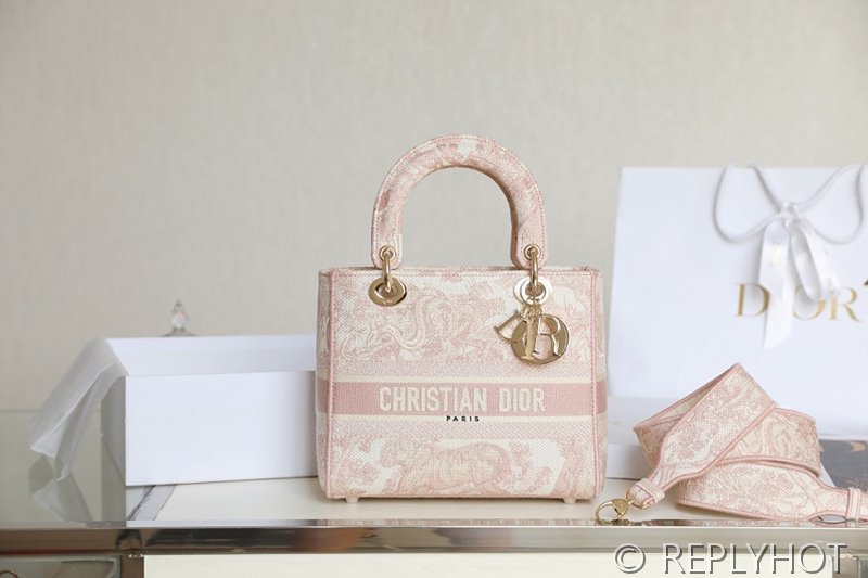 디올 Lady D-LITE 자수 미디엄백 타이거 핑크 [매장가 740만원대]