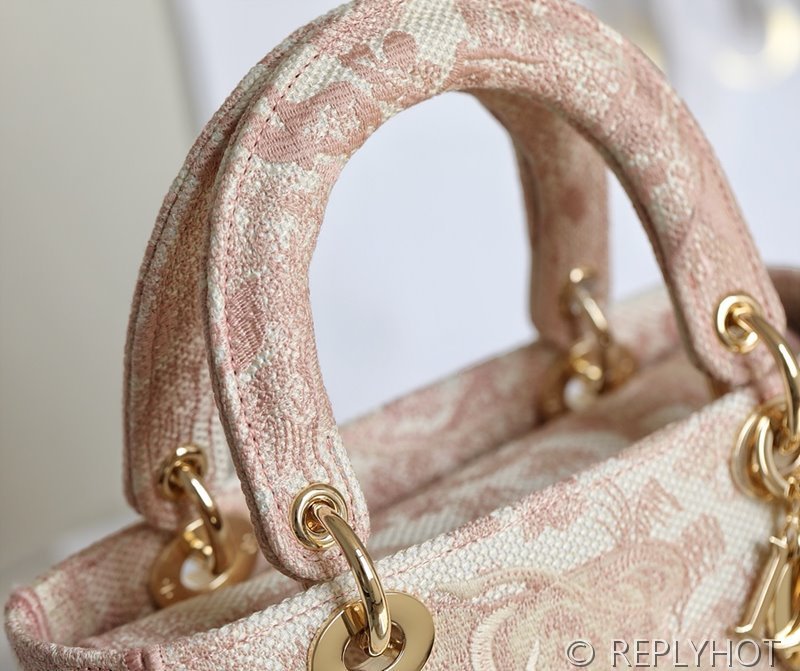 디올 Lady D-LITE 자수 미디엄백 타이거 핑크 [매장가 740만원대]