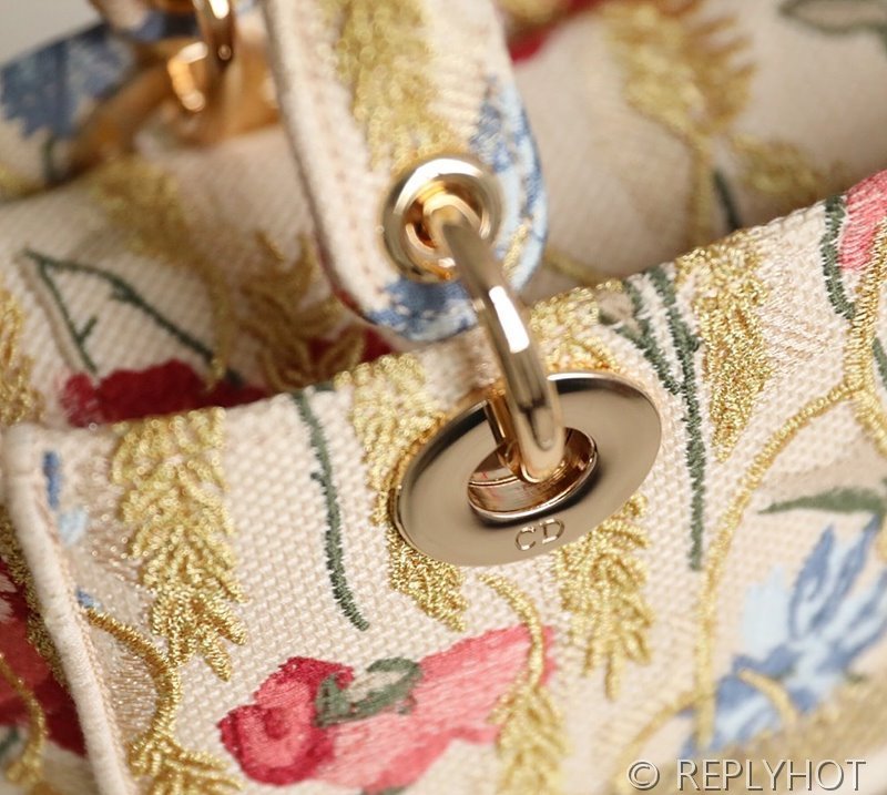 디올 Lady D-LITE 자수 미디엄백 캔버스 베이지 [매장가 740만원대]