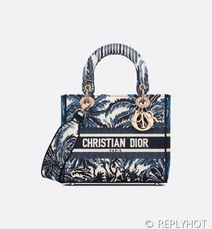 디올  Lady D-LITE 자수 미디엄백 블루코코넛 [매장가 740만원대]