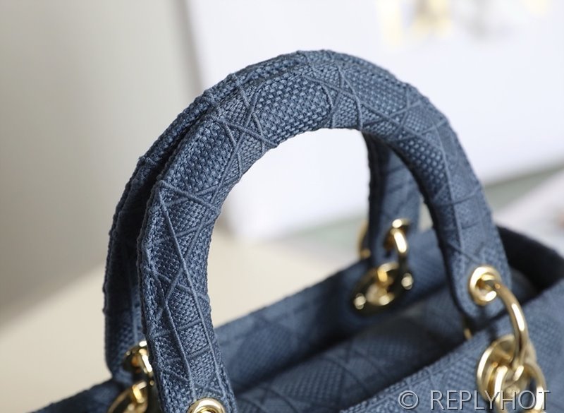 디올 Lady D-LITE 자수 미디엄백 블루 [매장가 740만원대]