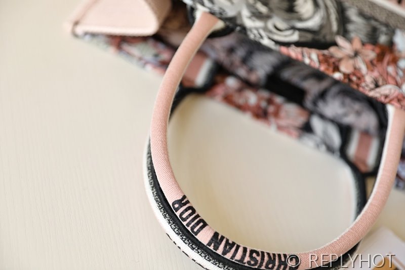 디올 북 토트 백 / 미디움 / 컬러풀 라포스패턴 [매장가475만원대]