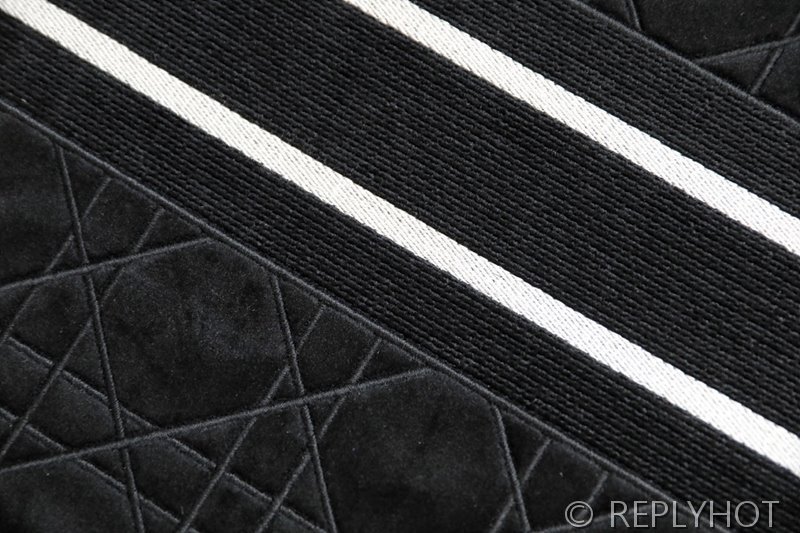 디올 북 토트 백 / 미디움 / 자수블랙 [매장가475만원대]