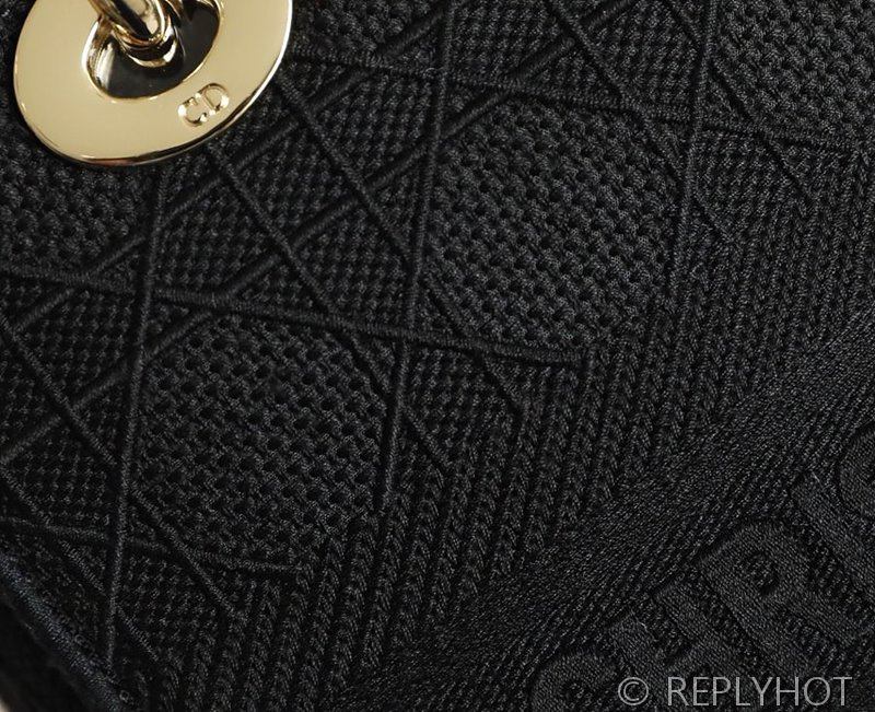 디올 Lady D-LITE 자수 미디엄백 블랙 [매장가 740만원대]