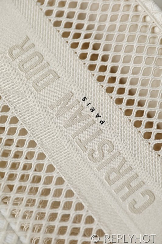 디올 북 토트 백 / 미디움 / 오프화이트 메쉬 [매장가475만원대]