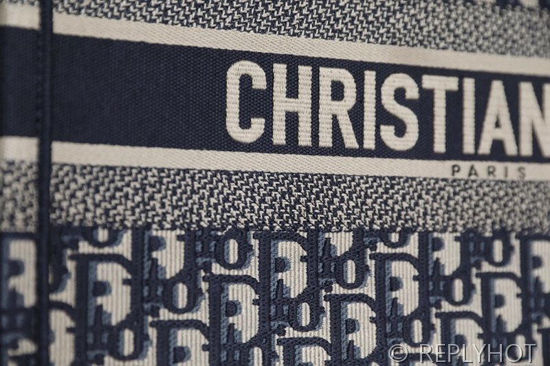 디올 북 토트 백 / 미디움 / 오블리크블루 [매장가475만원대]