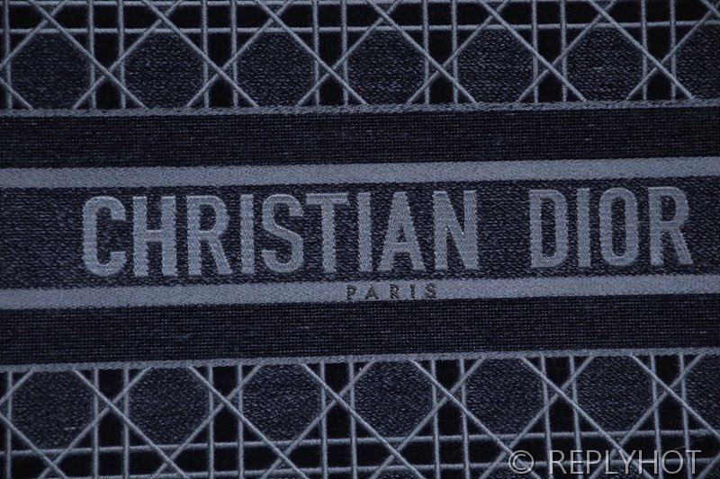 디올 북 토트 백 / 미디움 / 블루벨벳 [매장가475만원대]