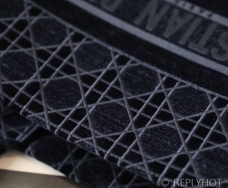 디올 북 토트 백 / 미디움 / 블루벨벳 [매장가475만원대]