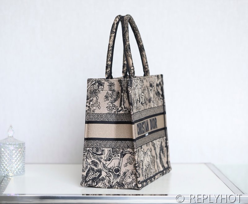 디올 북 토트 백 / 미디움 / 브라운타이거 [매장가475만원대]