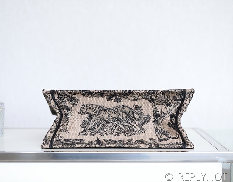 디올 북 토트 백 / 미디움 / 브라운타이거 [매장가475만원대]