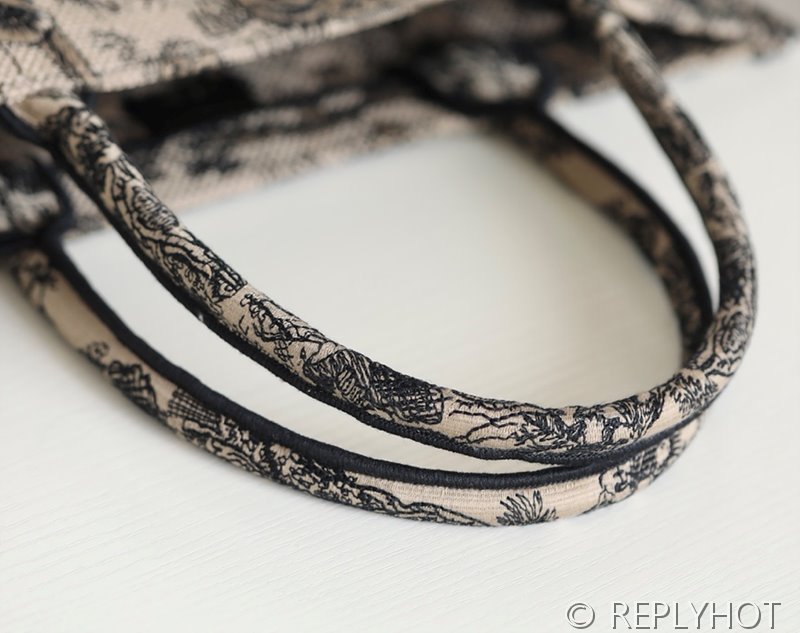 디올 북 토트 백 / 미디움 / 브라운타이거 [매장가475만원대]