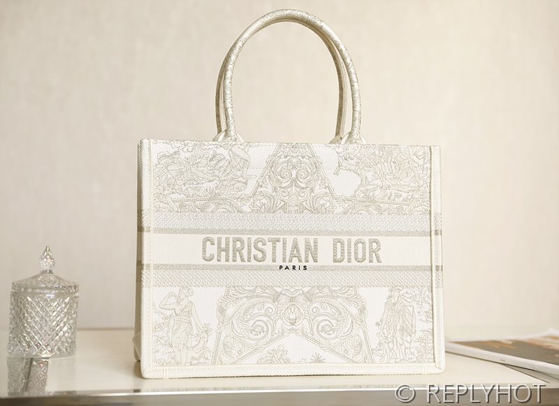디올 북 토트 백 / 미디움 / 메탈아울 [매장가475만원대]