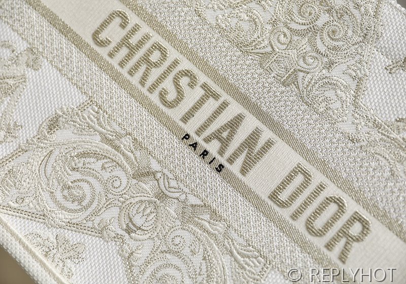 디올 북 토트 백 / 미디움 / 메탈아울 [매장가475만원대]