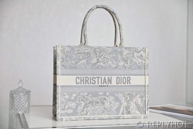 디올 북 토트 백 / 미디움 / 리버스그레이 [매장가475만원대]
