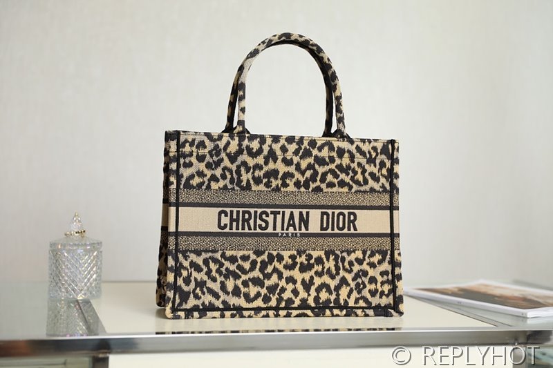 디올 북 토트 백 / 미디움 / 레오파드 [매장가475만원대]