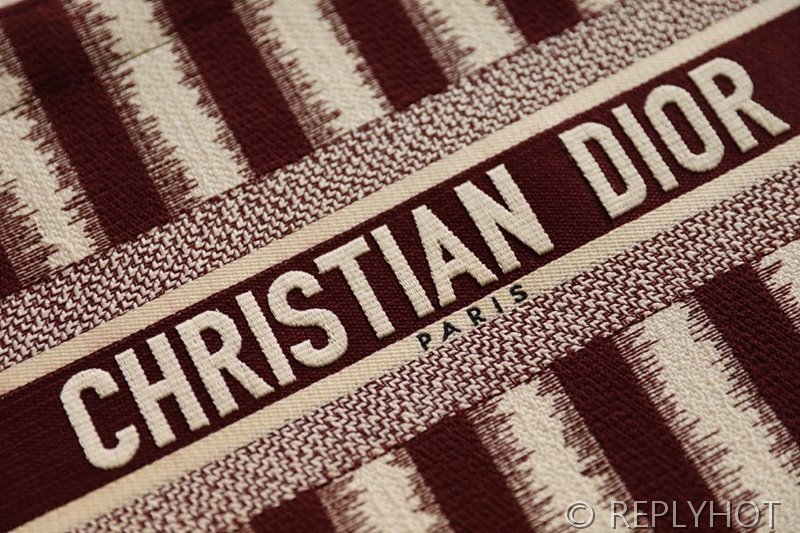 디올 북 토트 백 / 미디움 / 레드스트라이프 [매장가475만원대]