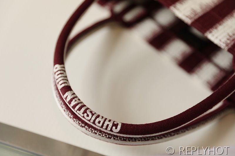 디올 북 토트 백 / 미디움 / 레드스트라이프 [매장가475만원대]