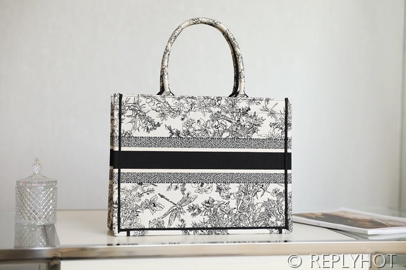 디올 북 토트 백 / 미디움 / 드래곤플라이 [매장가475만원대]