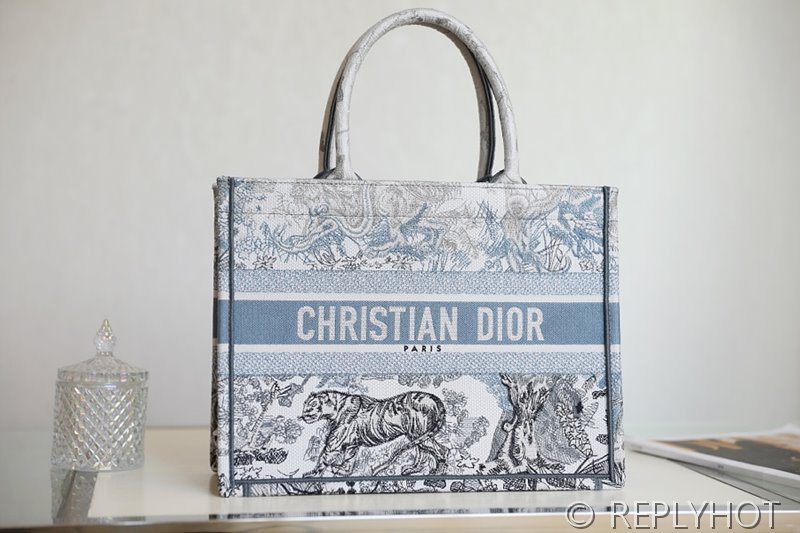 디올 북 토트 백 / 미디움 / 그라데이션 타이거 [매장가475만원대]