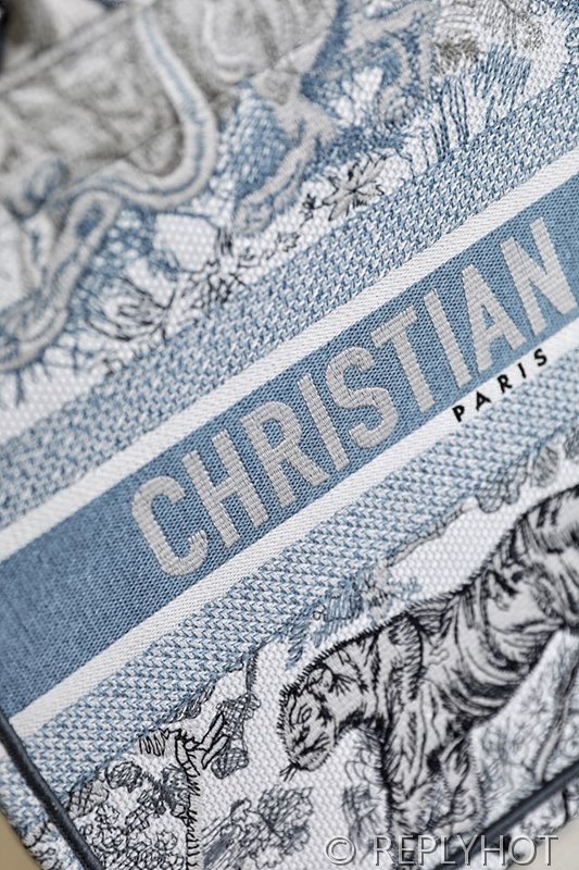 디올 북 토트 백 / 미디움 / 그라데이션 타이거 [매장가475만원대]