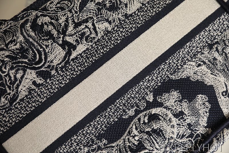 디올 북 토트 백 / 스몰 / 타이거블루 [매장가455만원대]