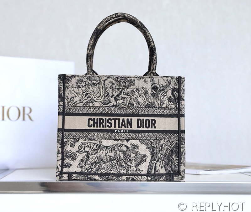 디올 북 토트 백 / 스몰 / 브라운타이거 [매장가455만원대]