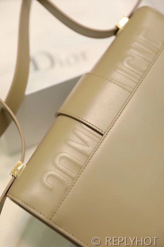 디올 30 Montaigne 몽테인 백 / 샌드 [매장가 530만원대]