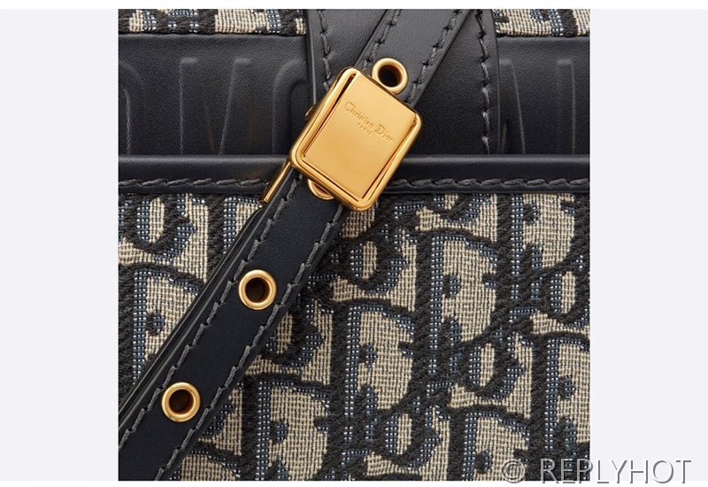 디올 30 Montaigne East-West 체인 백 [매장가 470만원대]