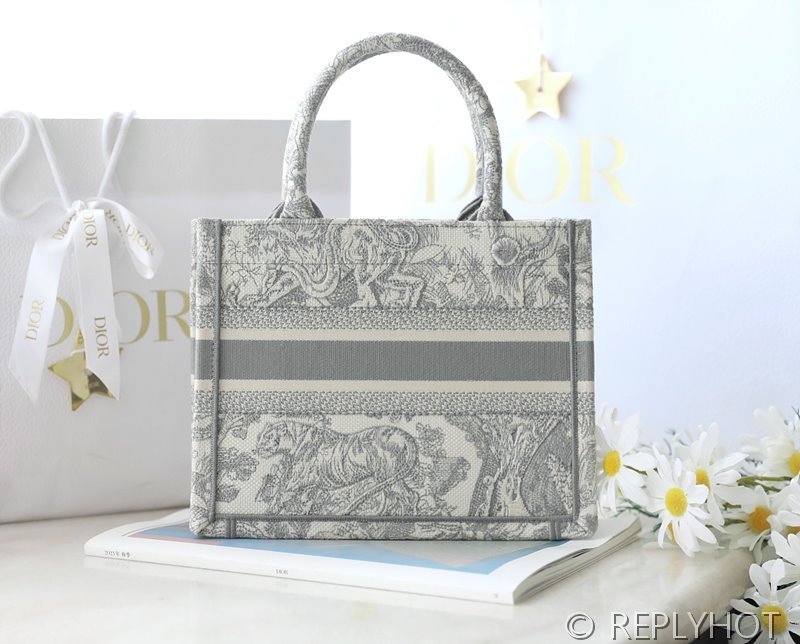 디올 북 토트 백 / 스몰 / 그레이타이거 [매장가455만원대]