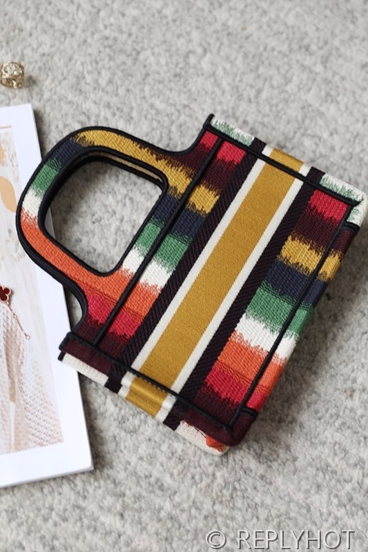 디올 북 토트 백 / 미니 / 컬러풀 스트라이프 [매장가420만원대]